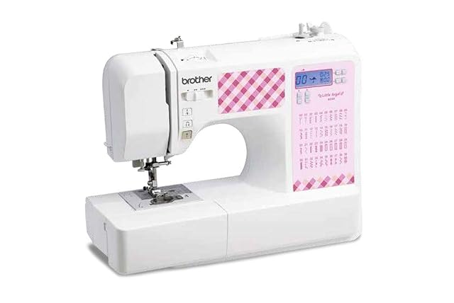Máquina de coser electrónica infantil Brother KD40 Little Angel, vista frontal en tres cuartos