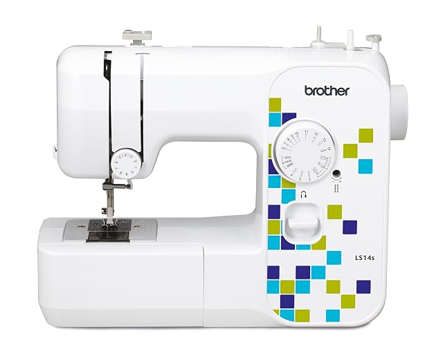 Máquina de coser mecánica compacta Brother LS14s, vista frontal en tres cuartos
