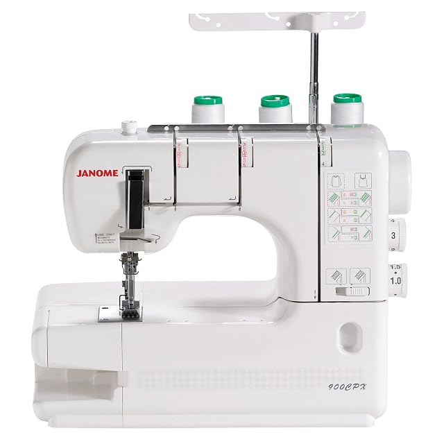 Recubridora Janome CoverPro 900CPX, vista frontal en tres cuartos
